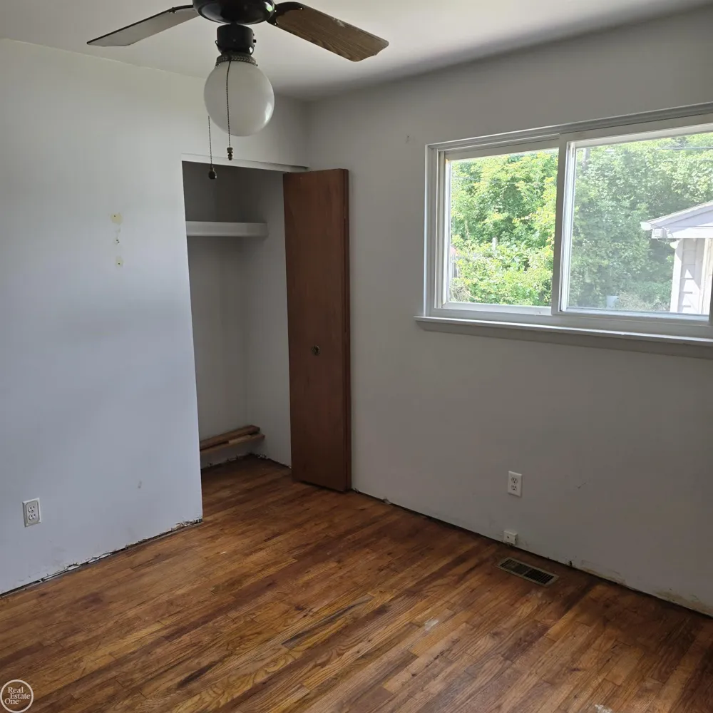 20473 Vermander Avenue Clinton Charter Township, MI 48035