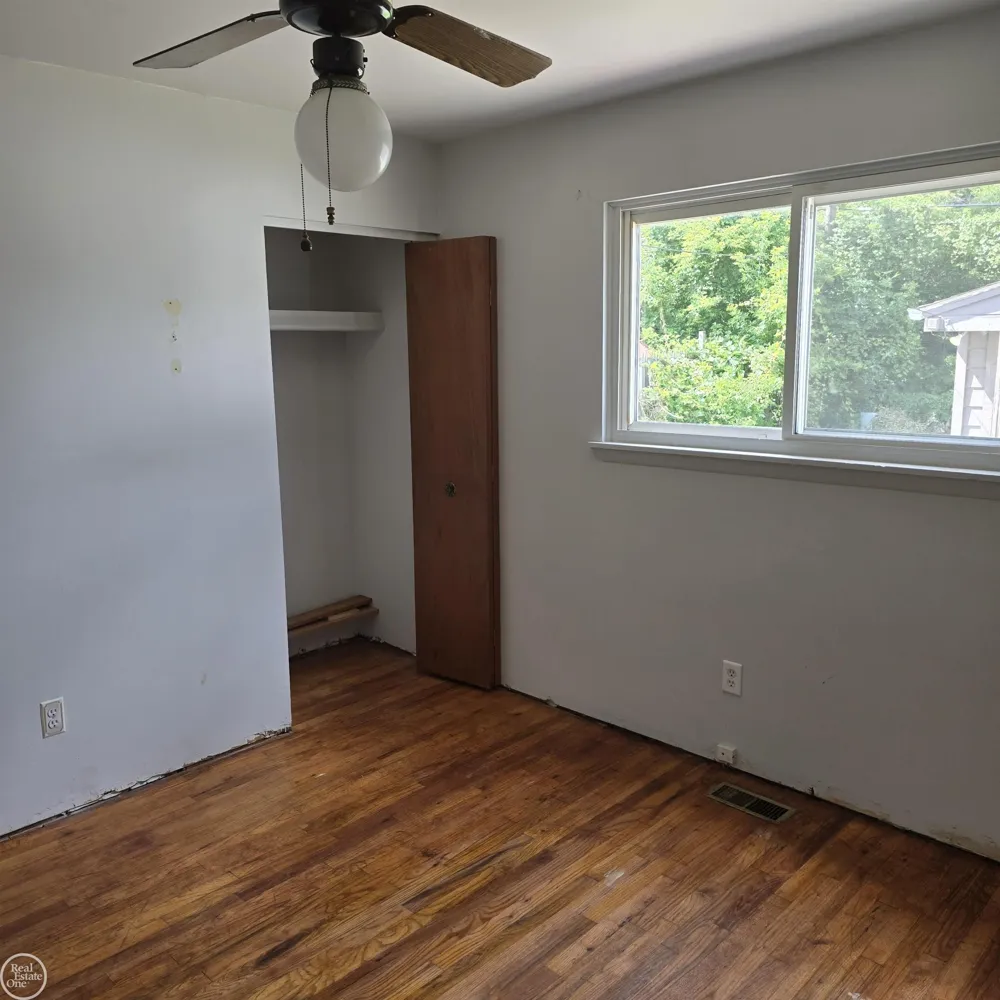 20473 Vermander Avenue Clinton Charter Township, MI 48035