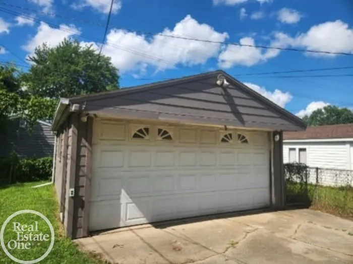 20473 Vermander Avenue Clinton Charter Township, MI 48035