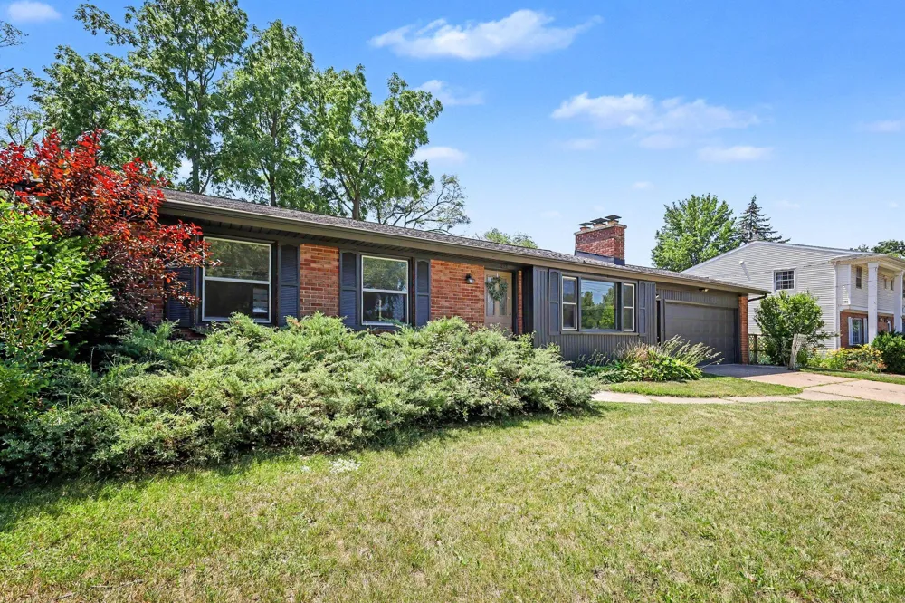 1628 Bridle Creek Street SE Kentwood City, MI 49508