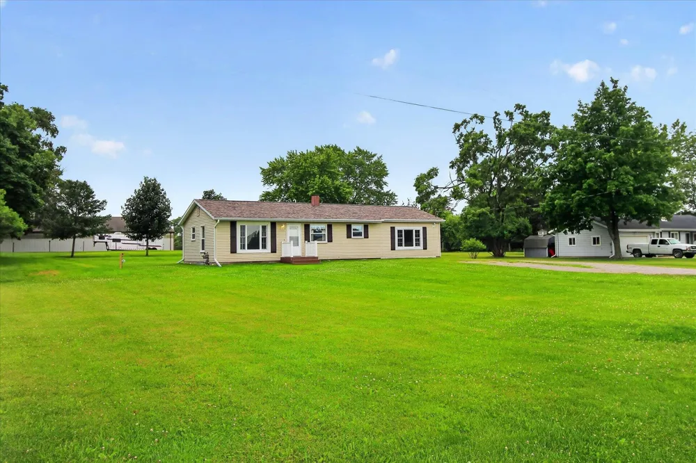 7898 E Broomfield Road Chippewa Township, MI 48858