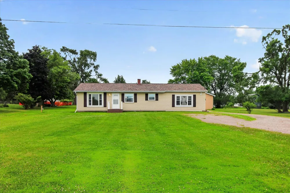 7898 E Broomfield Road Chippewa Township, MI 48858