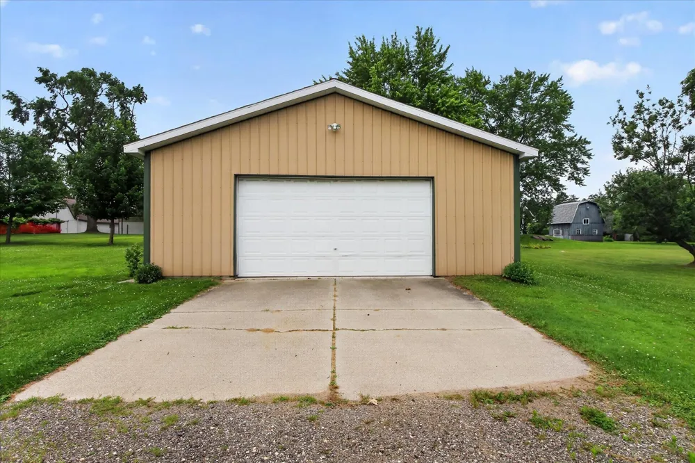 7898 E Broomfield Road Chippewa Township, MI 48858