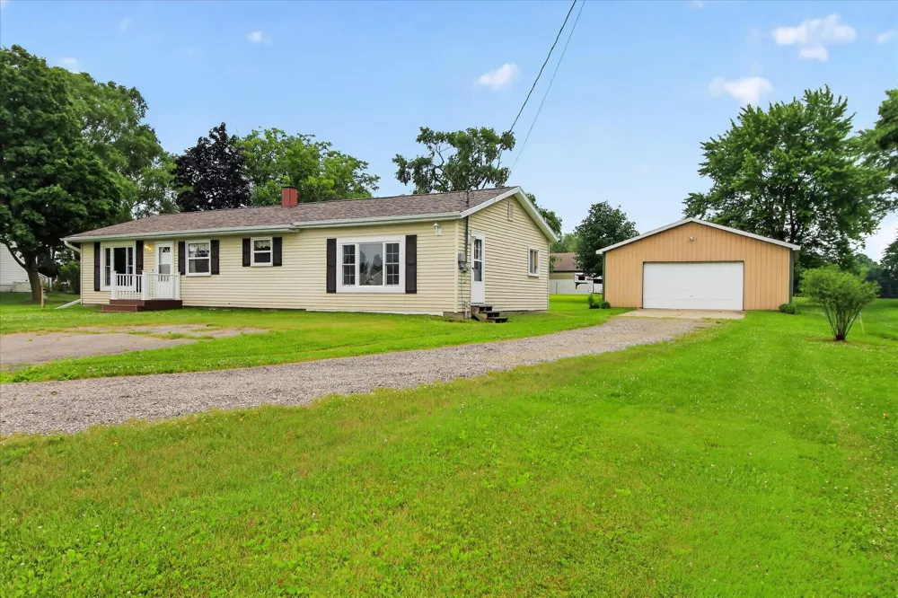 7898 E Broomfield Road Chippewa Township, MI 48858