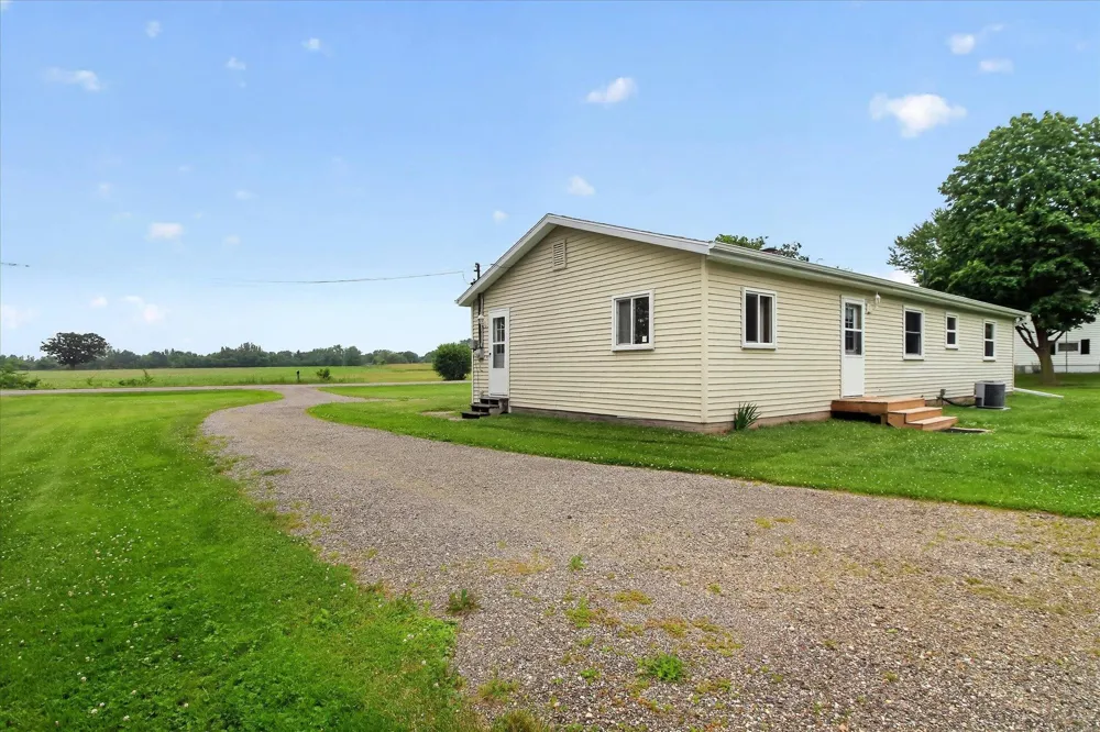 7898 E Broomfield Road Chippewa Township, MI 48858