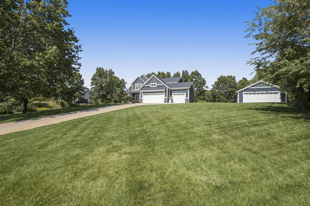 8059 Buttrick Ridge Trail SE Caledonia Township, MI 49302