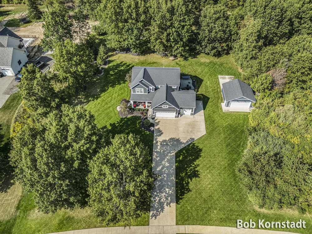 8059 Buttrick Ridge Trail SE Caledonia Township, MI 49302