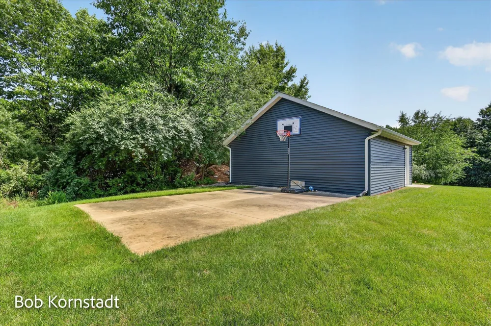 8059 Buttrick Ridge Trail SE Caledonia Township, MI 49302