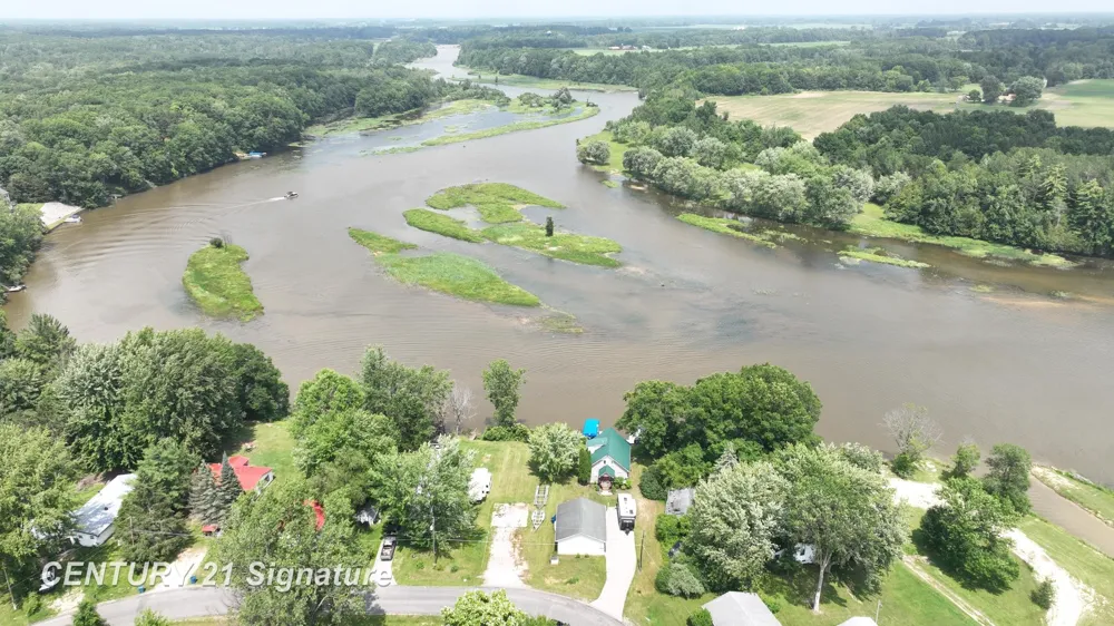 5848 Lake Drive Drive Edenville Township, MI 48657