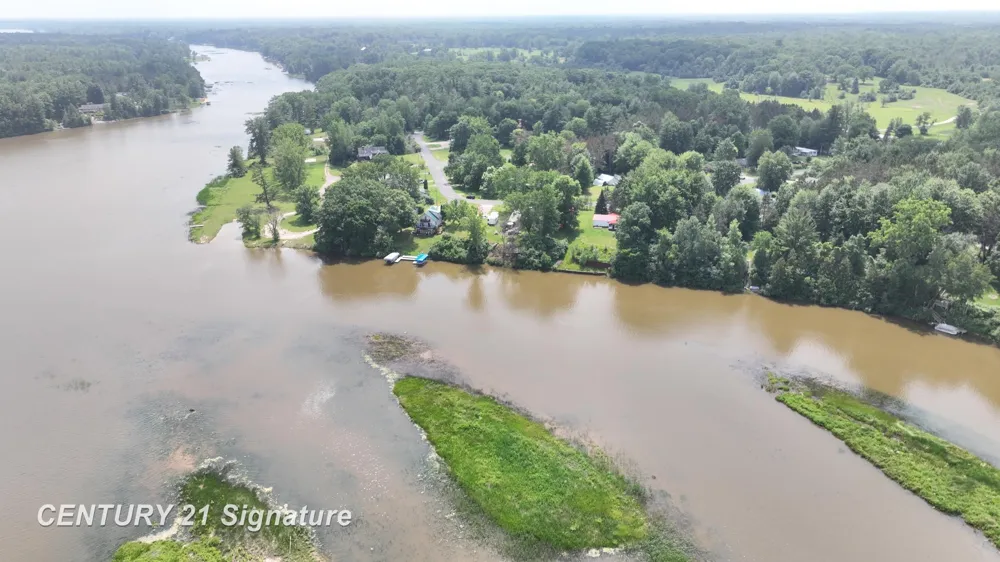 5848 Lake Drive Drive Edenville Township, MI 48657