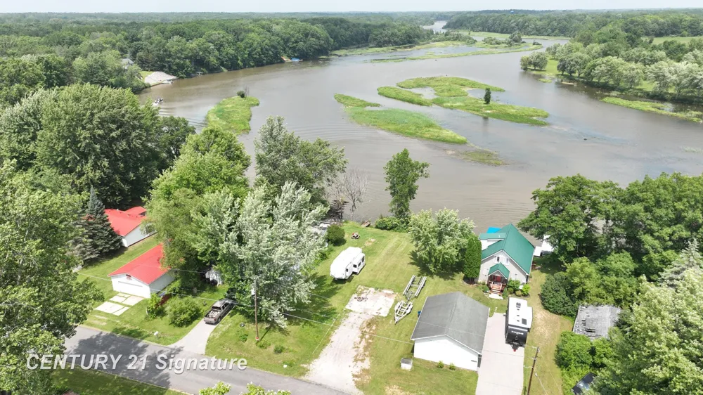 5848 Lake Drive Drive Edenville Township, MI 48657
