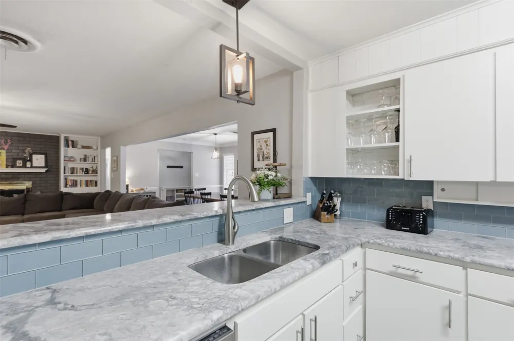1308 W Redbud Drive Hurst, TX 76053