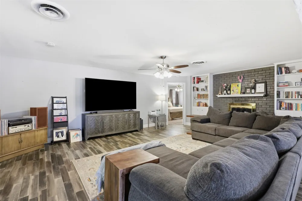 1308 W Redbud Drive Hurst, TX 76053
