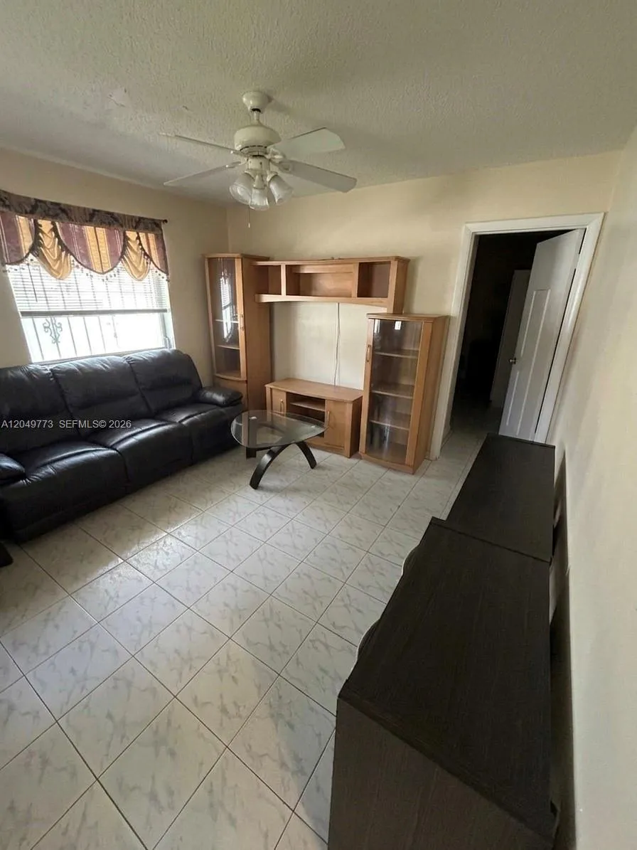 41 E 20th St Hialeah, FL 33010