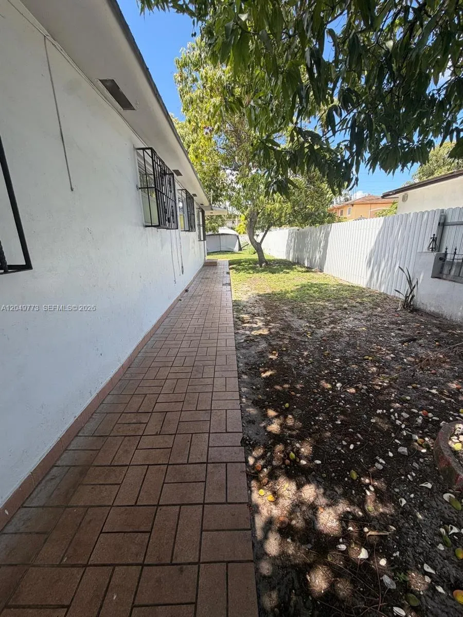 41 E 20th St Hialeah, FL 33010