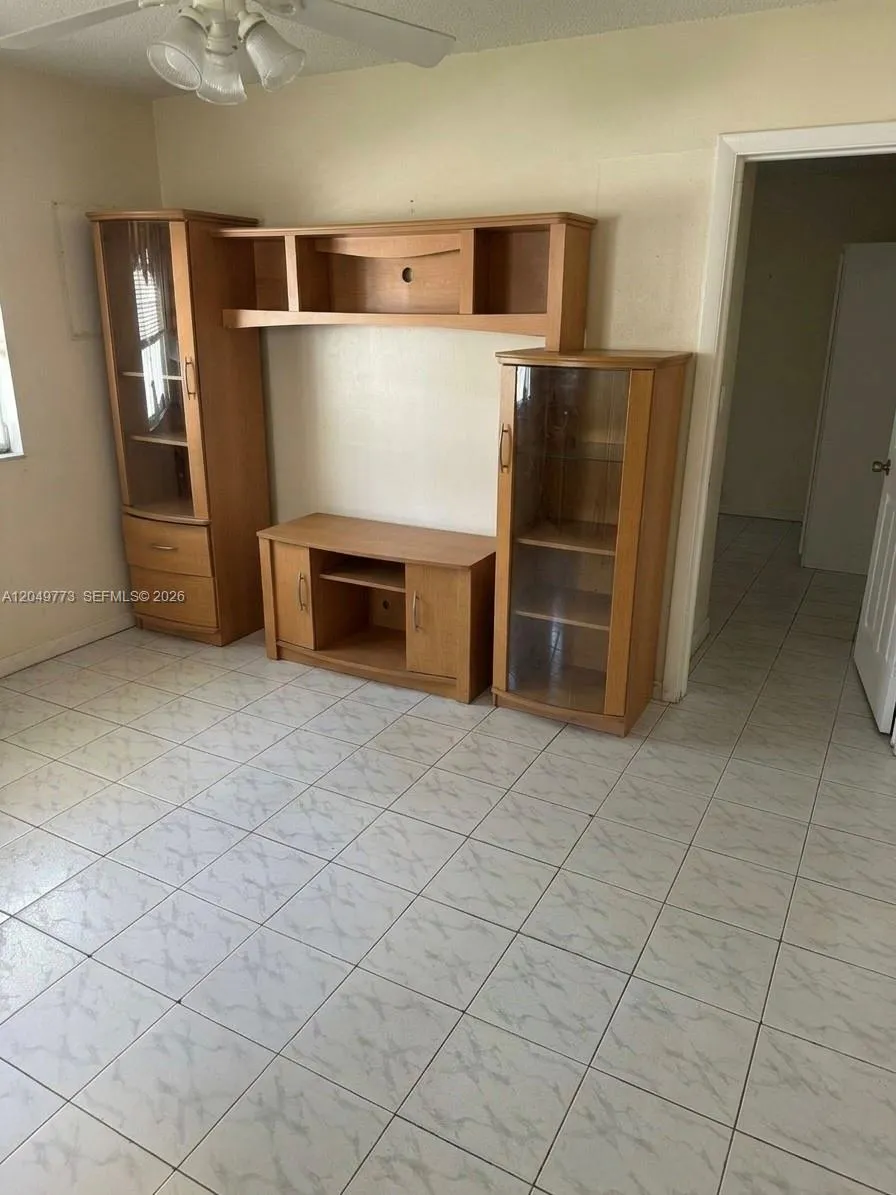 41 E 20th St Hialeah, FL 33010