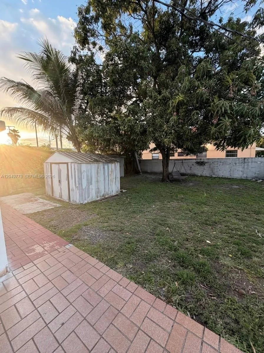 41 E 20th St Hialeah, FL 33010