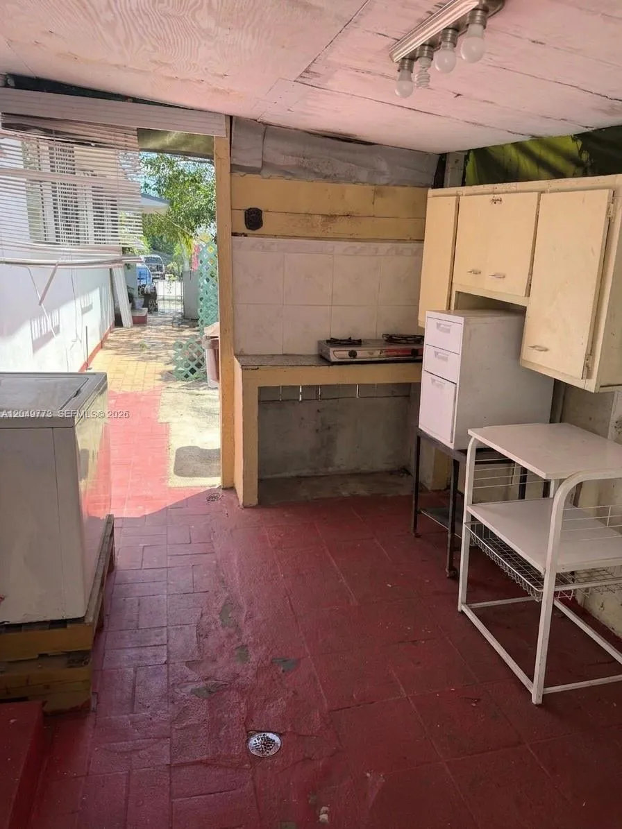 41 E 20th St Hialeah, FL 33010