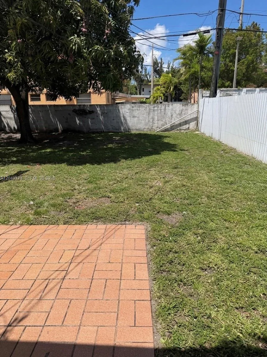 41 E 20th St Hialeah, FL 33010