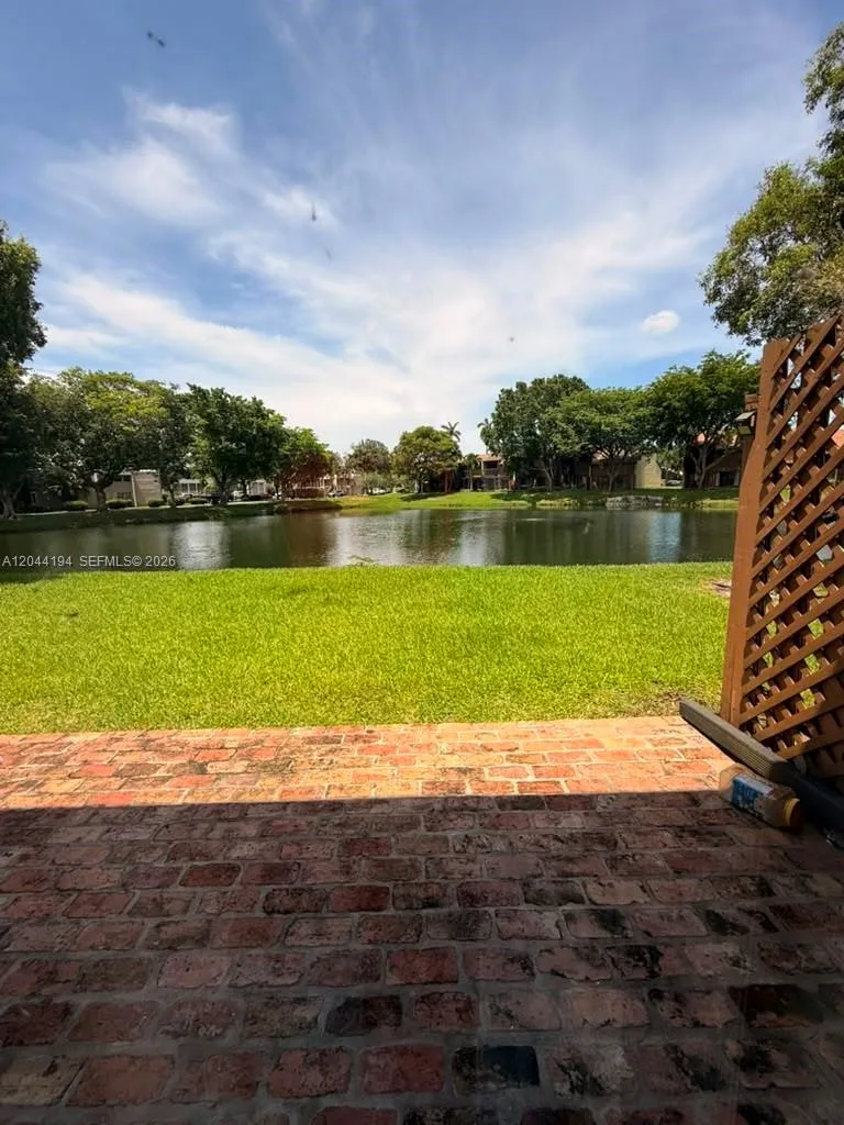 4182 S Pine Island Rd Davie, FL 33328