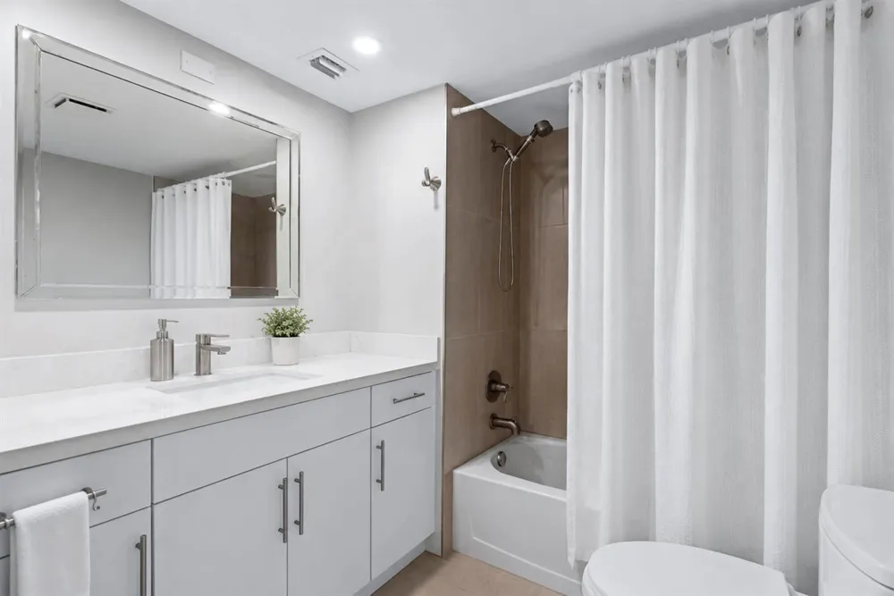 3150 W Rolling Hills Circle #709 Davie, FL 33328