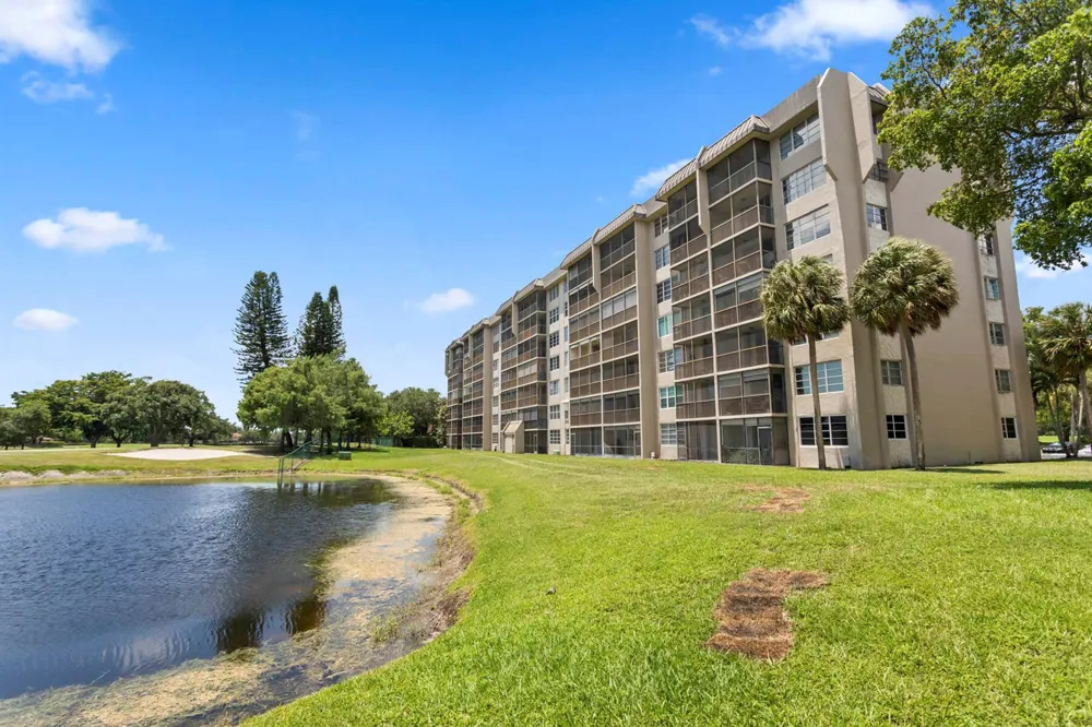 3150 W Rolling Hills Circle #709 Davie, FL 33328
