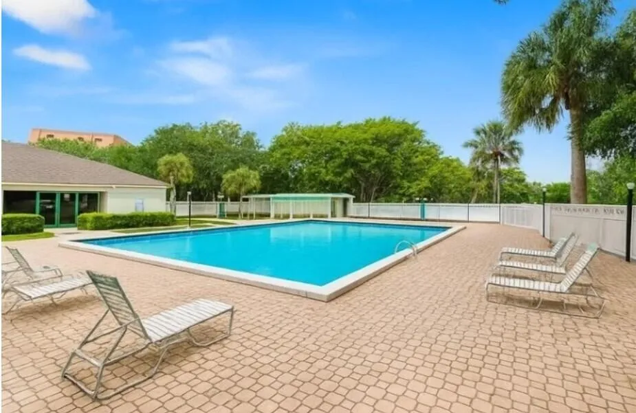3150 W Rolling Hills Circle #709 Davie, FL 33328