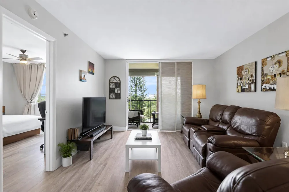 3150 W Rolling Hills Circle #709 Davie, FL 33328