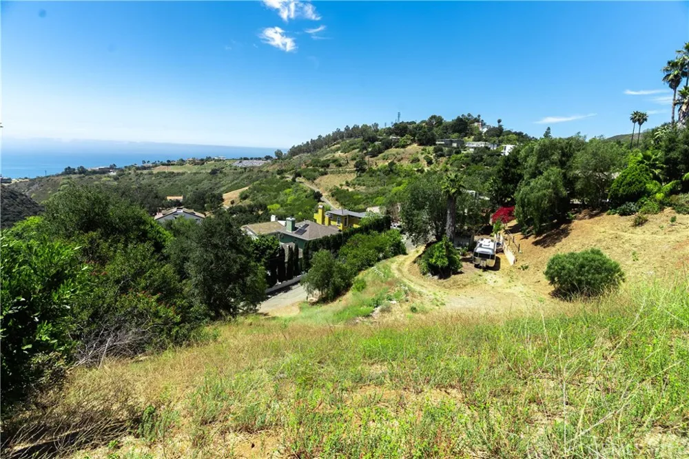 26585 OCEAN VIEW DRIVE Malibu, CA 90211