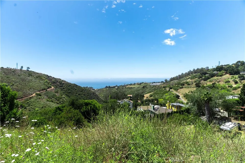 26585 OCEAN VIEW DRIVE Malibu, CA 90211