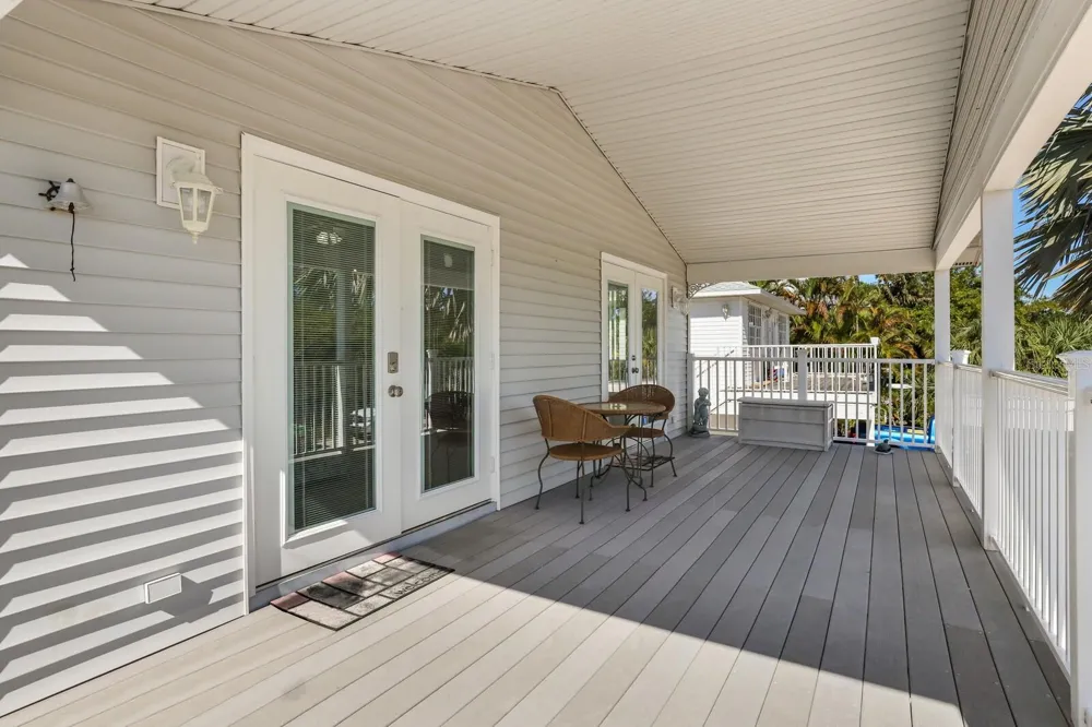 2804 AVENUE C Holmes Beach, FL 34217
