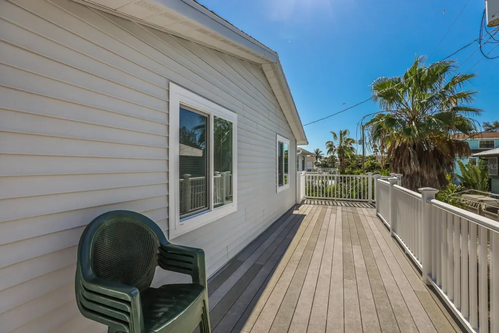 2804 AVENUE C Holmes Beach, FL 34217
