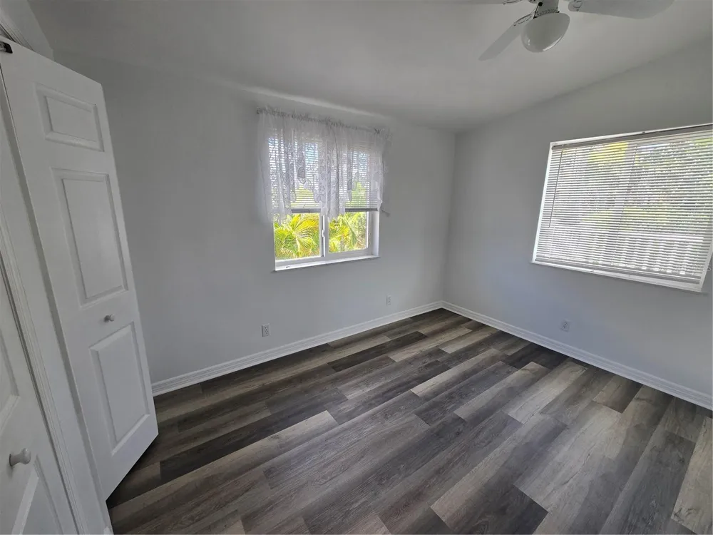 2804 AVENUE C Holmes Beach, FL 34217