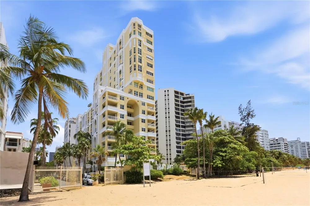 Carrion Court #6 CARRION COURT PLAYA STREET #103 San Juan, PR 00911