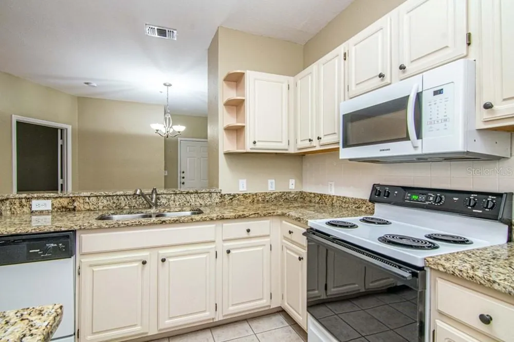 5713 LEGACY CRESCENT PLACE #101 Riverview, FL 33578