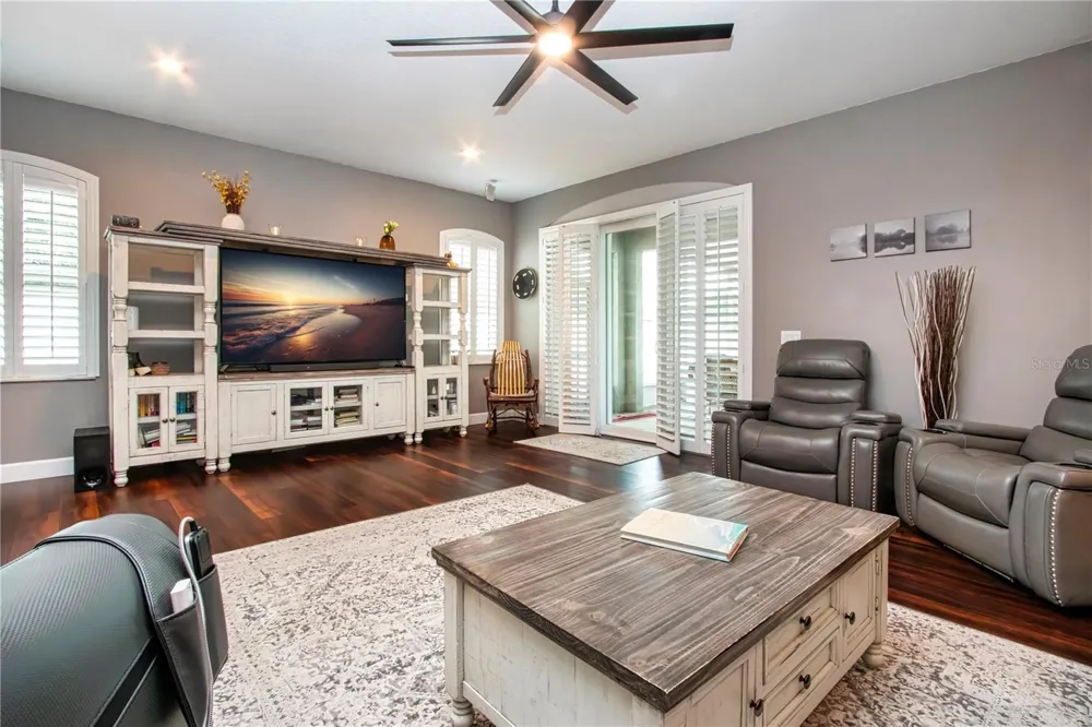 515 PLANTERS MANOR WAY Bradenton, FL 34212