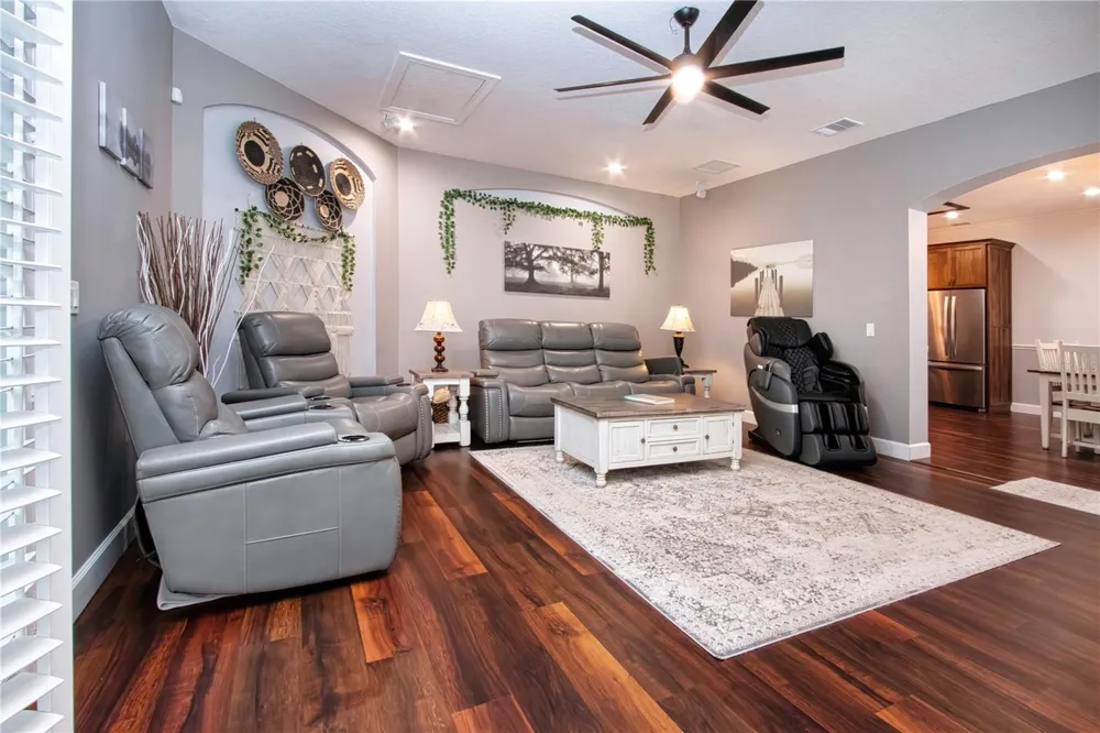 515 PLANTERS MANOR WAY Bradenton, FL 34212