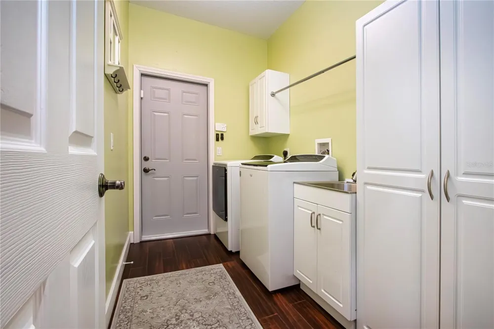 515 PLANTERS MANOR WAY Bradenton, FL 34212
