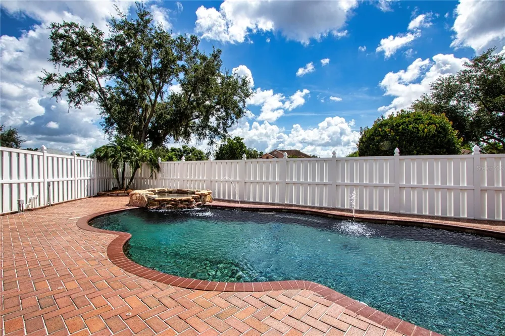 515 PLANTERS MANOR WAY Bradenton, FL 34212