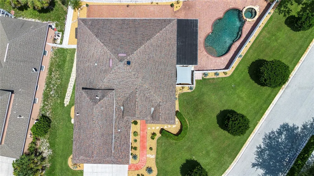 515 PLANTERS MANOR WAY Bradenton, FL 34212