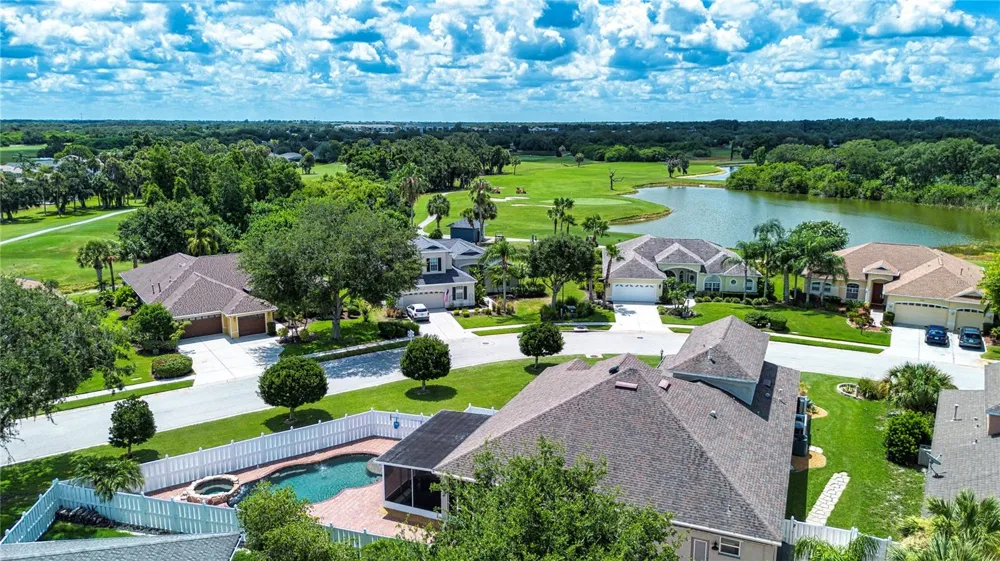 515 PLANTERS MANOR WAY Bradenton, FL 34212