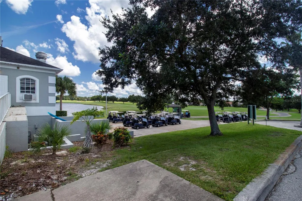 515 PLANTERS MANOR WAY Bradenton, FL 34212