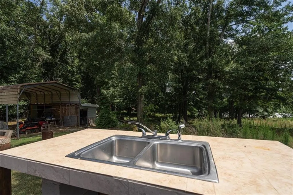 46 Whitsel Hollow Comer, GA 30629