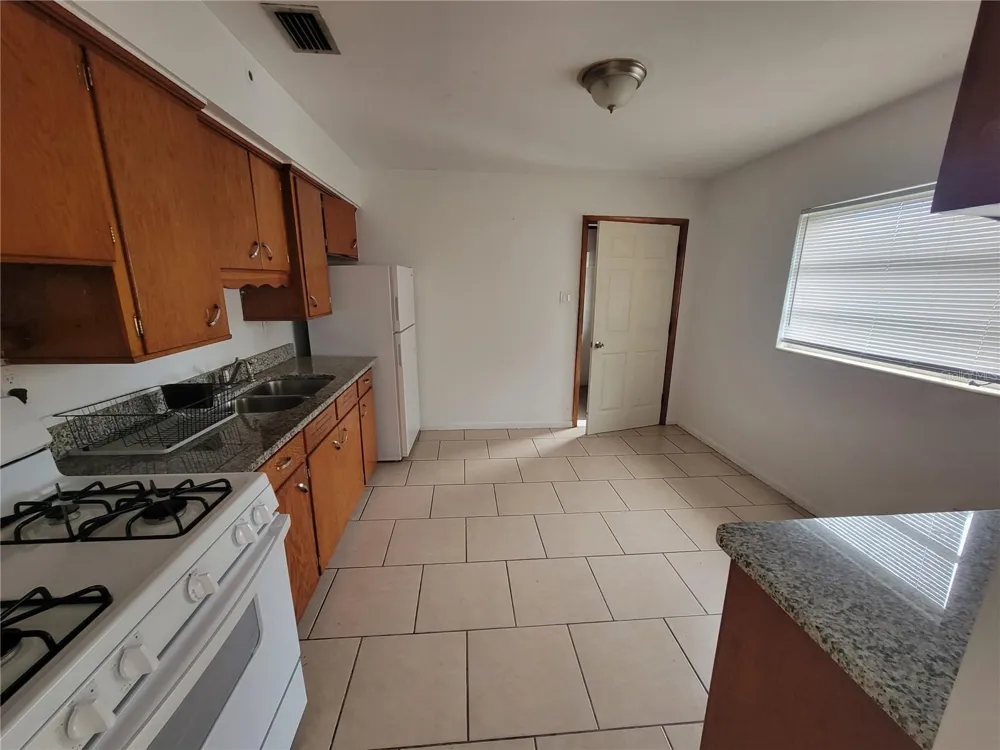 5939 SE HOLLY ROAD Belleview, FL 34420