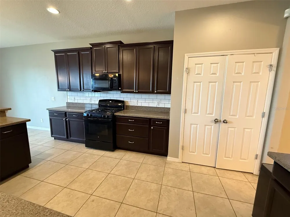 2228 NAPONE LANE Minneola, FL 34715