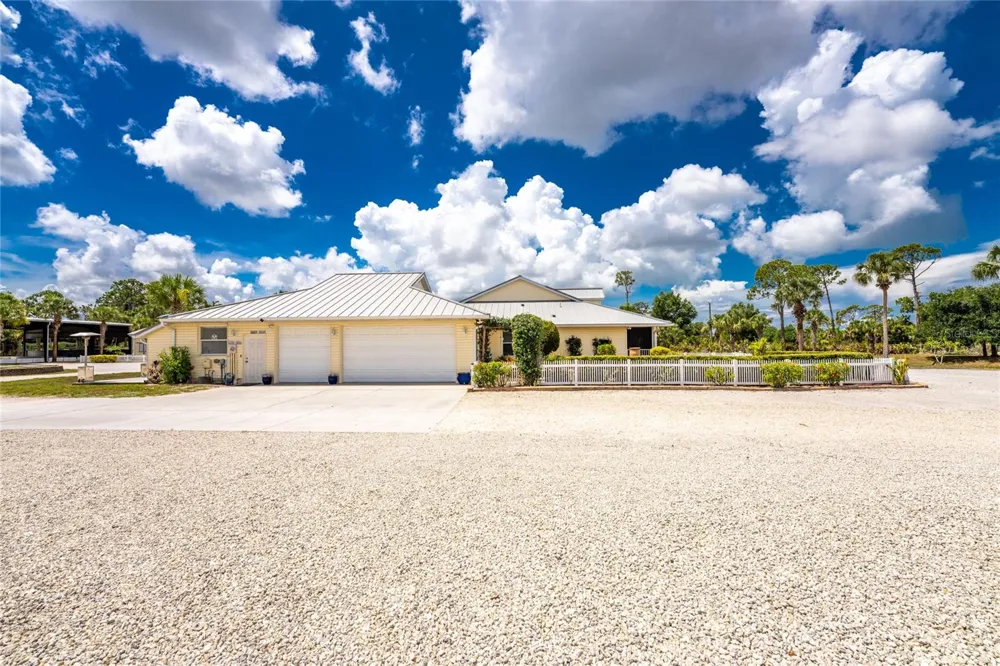 668 PALOMINO TRAIL Englewood, FL 34223