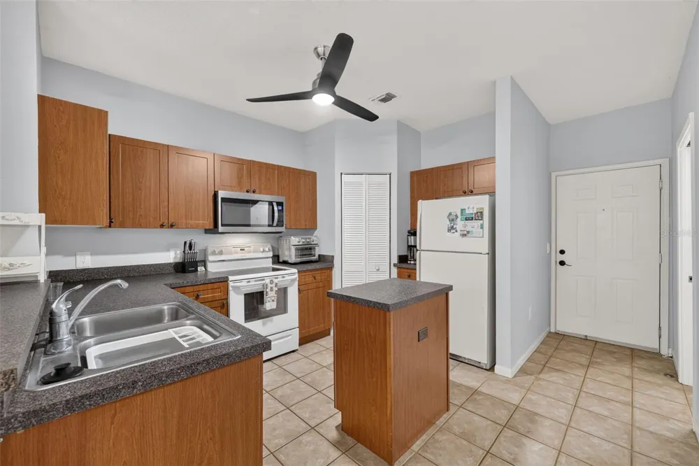 2217 TUSCANY TRACE #7 Palm Harbor, FL 34683