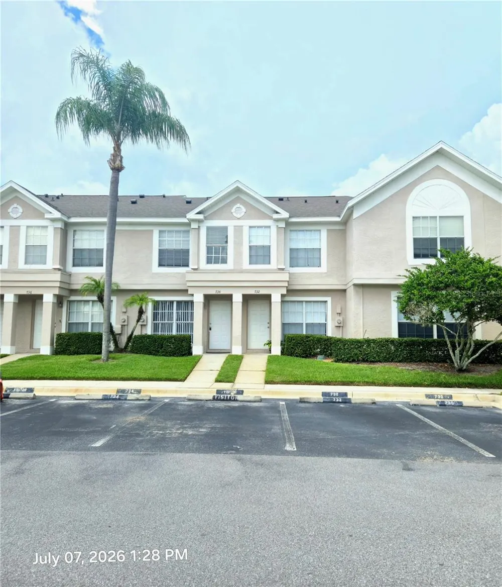 734 KENSINGTON LAKE CIR #BRANDON Brandon, FL 33511