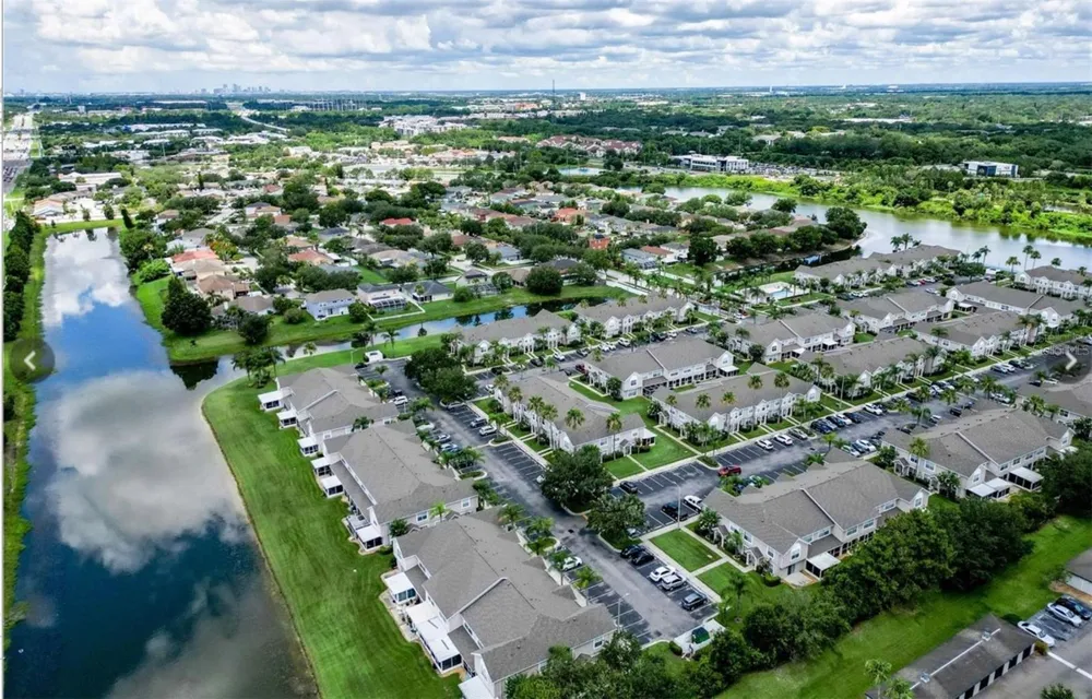 734 KENSINGTON LAKE CIR #BRANDON Brandon, FL 33511