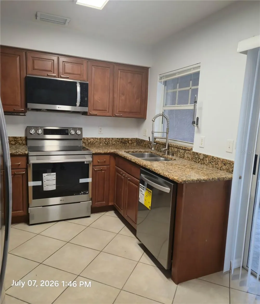 734 KENSINGTON LAKE CIR #BRANDON Brandon, FL 33511